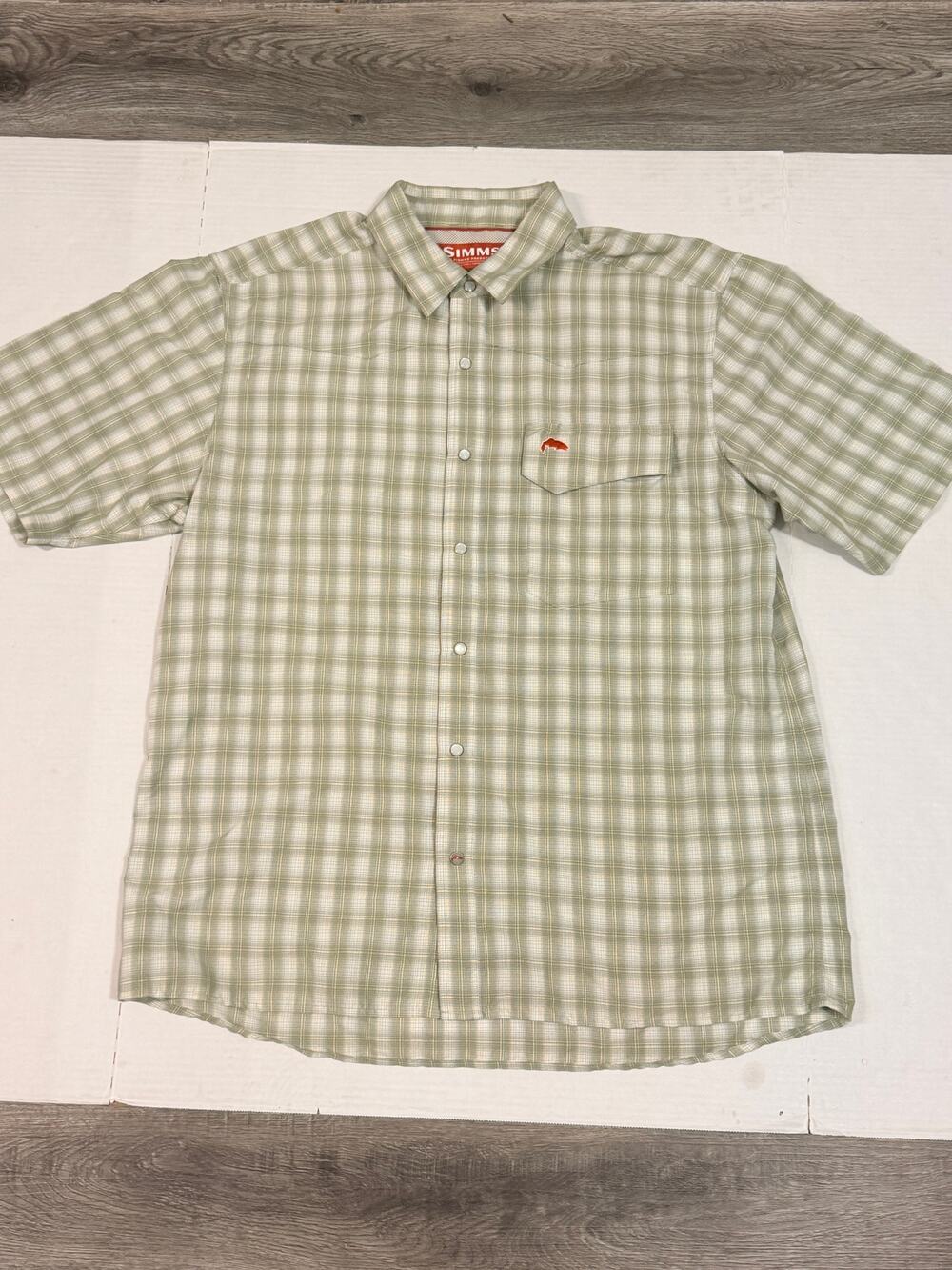 Simms Fishing Shirt Mens L Plaid Short Sleeve Ventilated Fly Fishing Outdoor